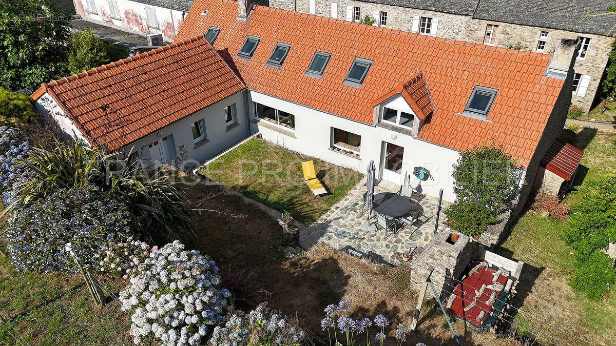 Maison en pierre à Gréville-Hague - photo 2