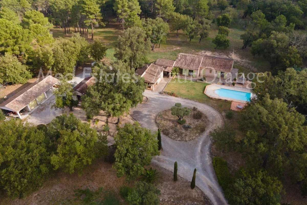 Maison à PLAN-DE-LA-TOUR