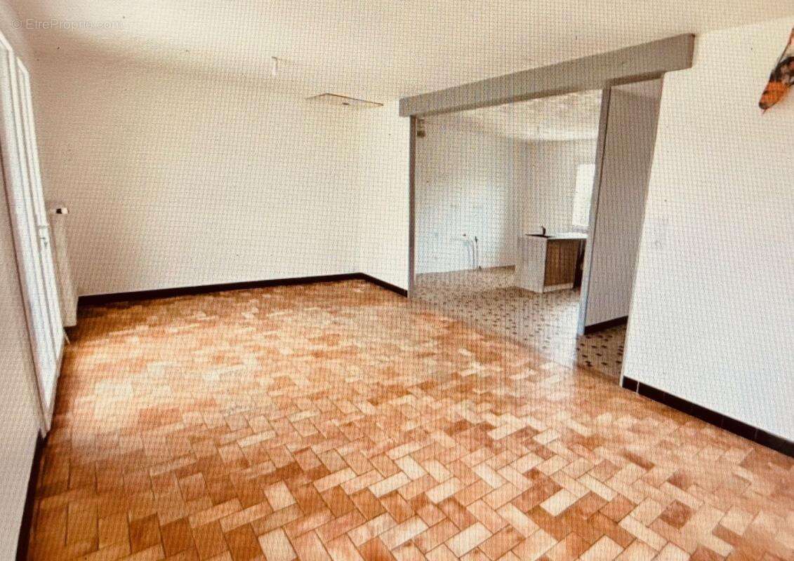 Maison à SAINT-LUBIN-DES-JONCHERETS