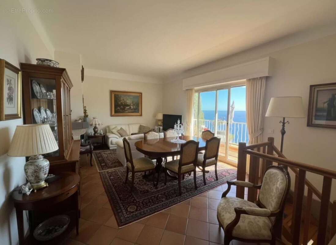 Appartement à EZE