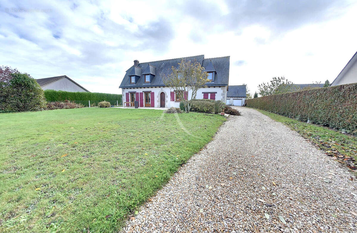 Maison à SACQUENVILLE