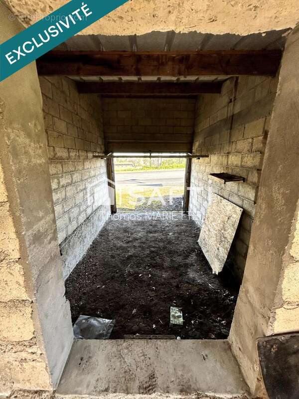 Photo 5 - Parking à SAINT-SEVER-CALVADOS