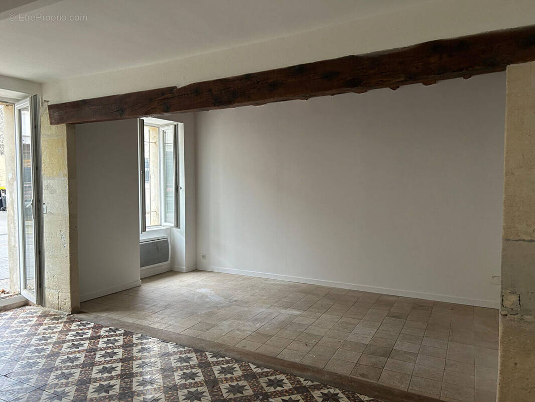 Maison à FONTVIEILLE