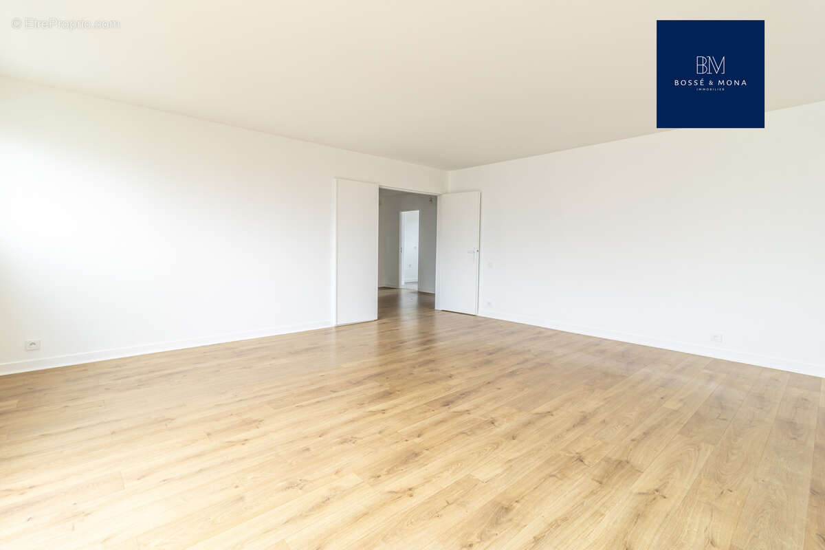 Appartement à COURBEVOIE