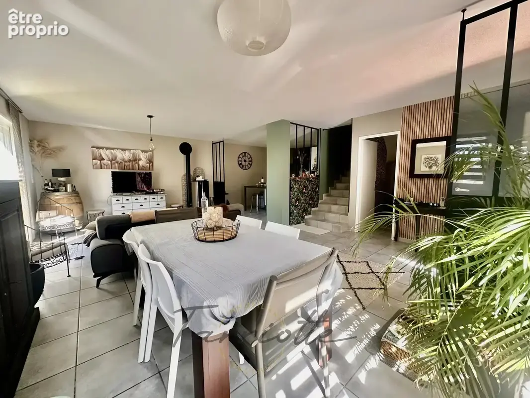 VILLA - 10908 - photo 4