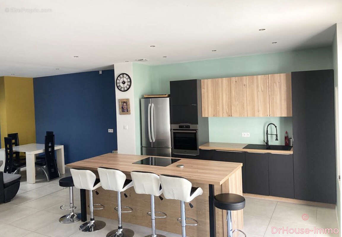 Appartement 107 m² à Unieux  - photo 14