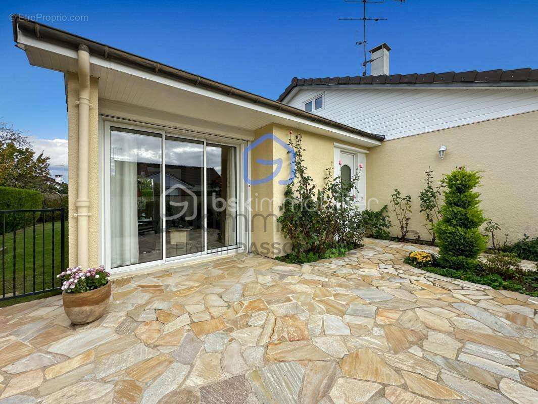 Maison à SAINT-GERMAIN-LES-CORBEIL