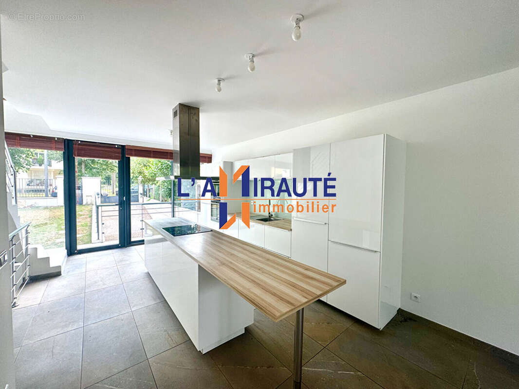 Maison à MAISONS-LAFFITTE