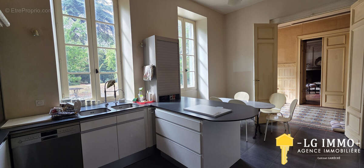 Maison de maitre, 400 m2, 190 m2 dépendances, parc 7 000 m2 - photo 7