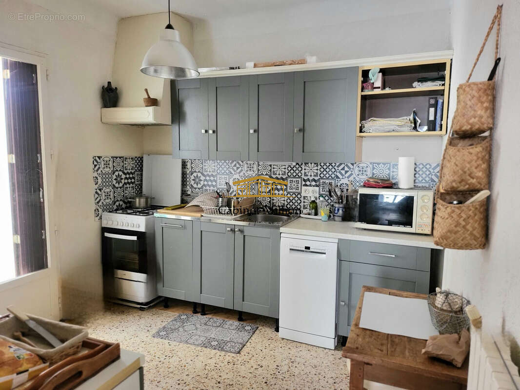 Maison à VIC-LA-GARDIOLE