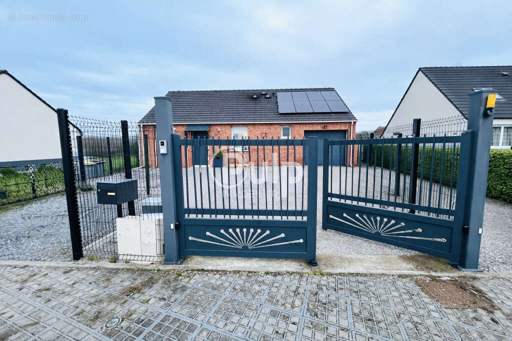 Maison à EVIN-MALMAISON