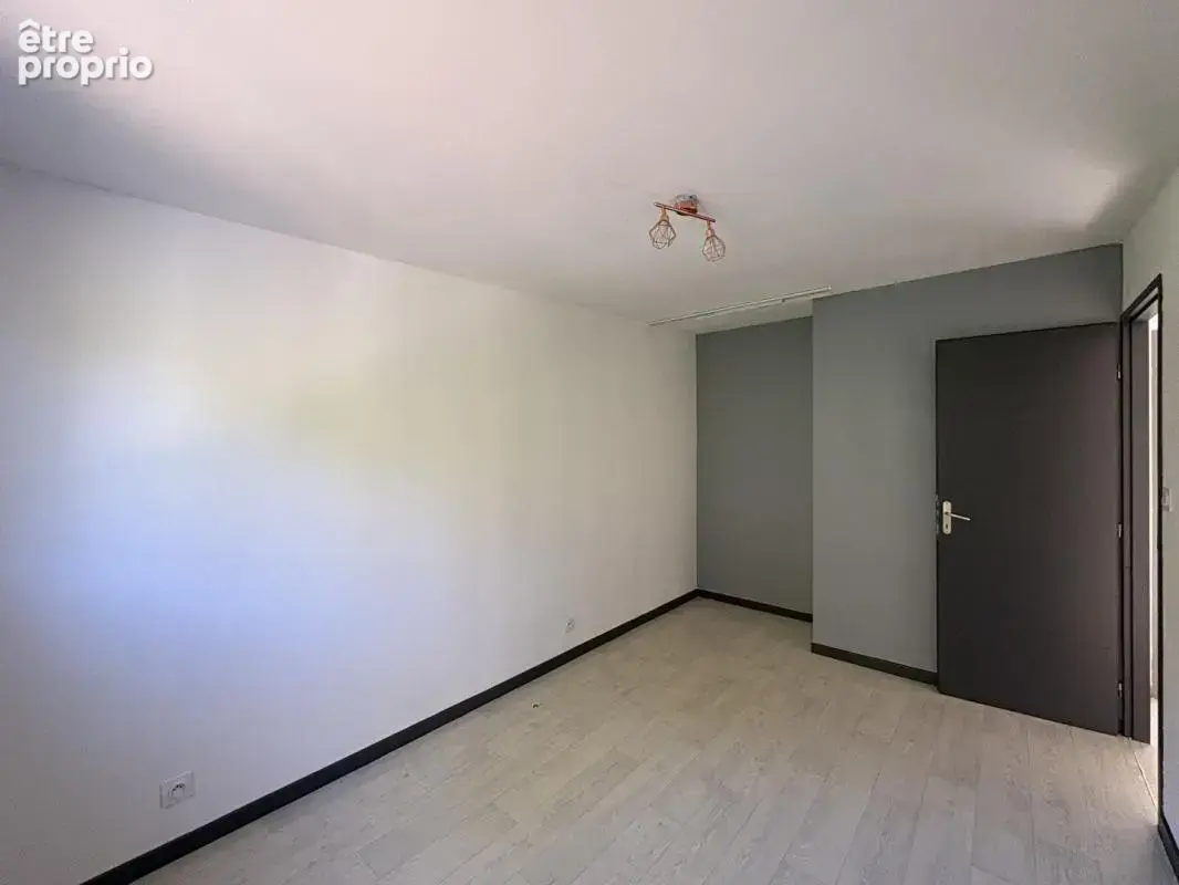 A vendre MELLAC (29300) Maison 6 pièces 4 chambres 87 m2 - photo 12