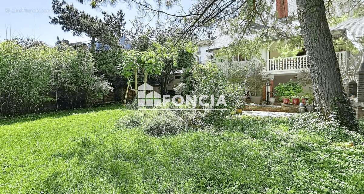 Maison à LES LILAS