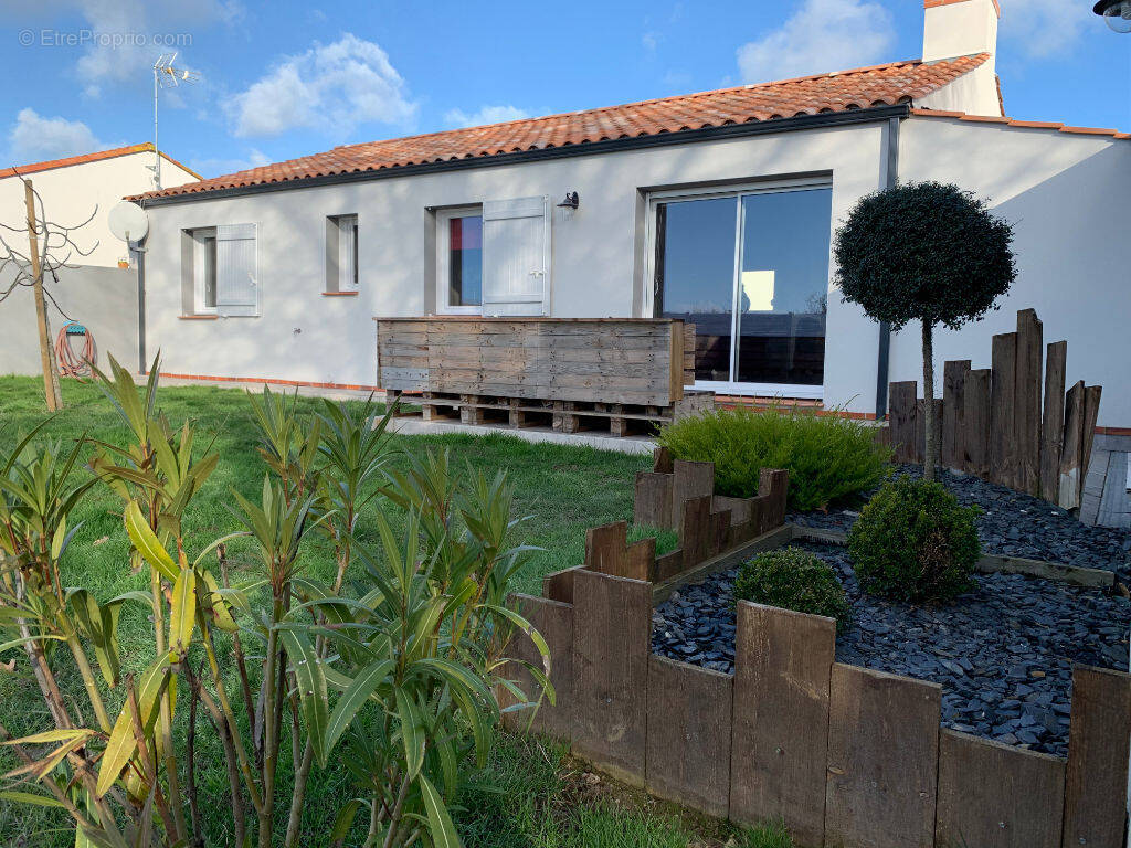 Maison à L&#039;AIGUILLON-SUR-VIE