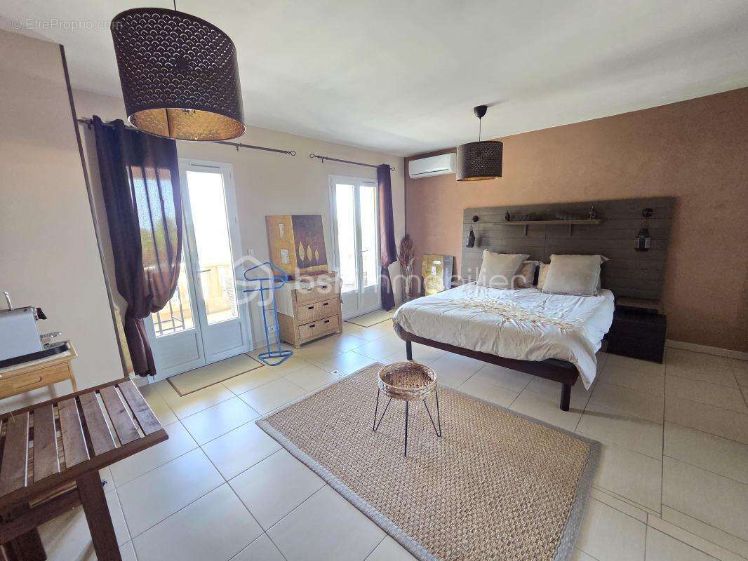 Magnifique Propriété de charme de 204m² à Chaulgnes avec Piscine et dépendances - photo 16