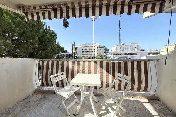 Appartement à SAINT-LAURENT-DU-VAR