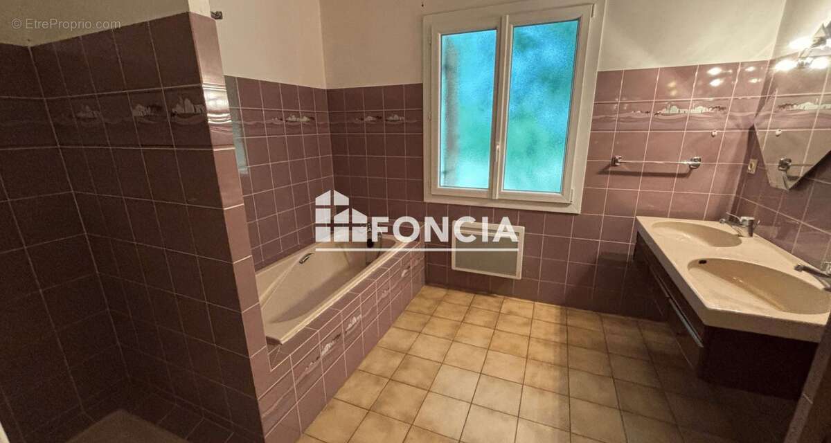 Maison à SAINT-SAVINIEN