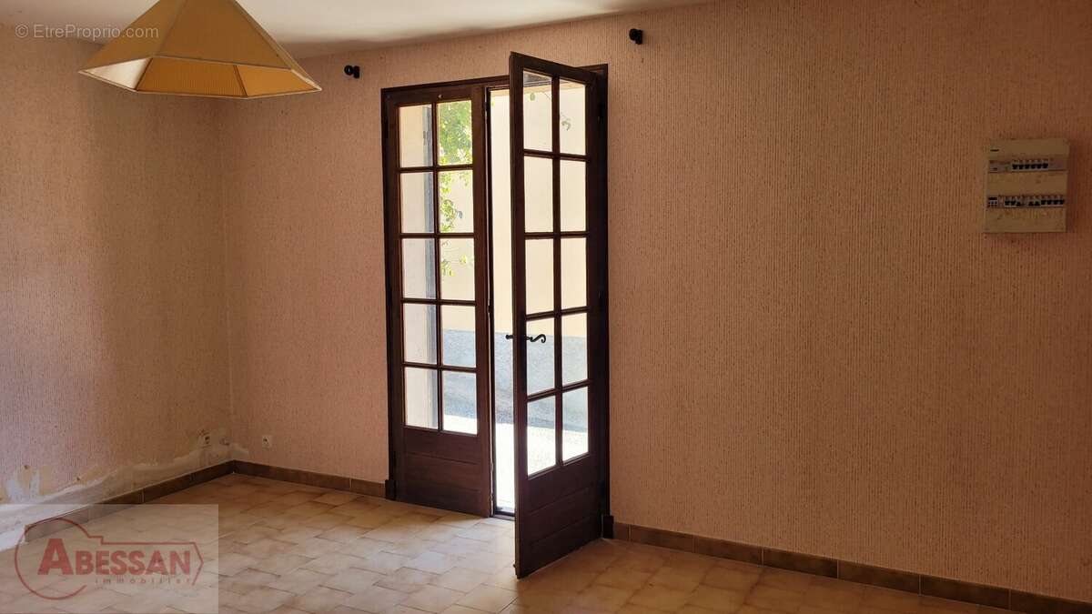 Maison à SAINT-PIERRE-AVEZ