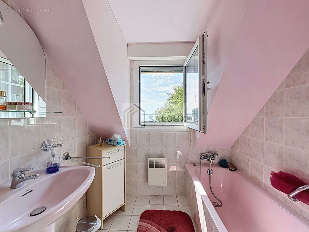 BILLIERS - Maison indépendante avec jardin, garage et aperçu mer - photo 15