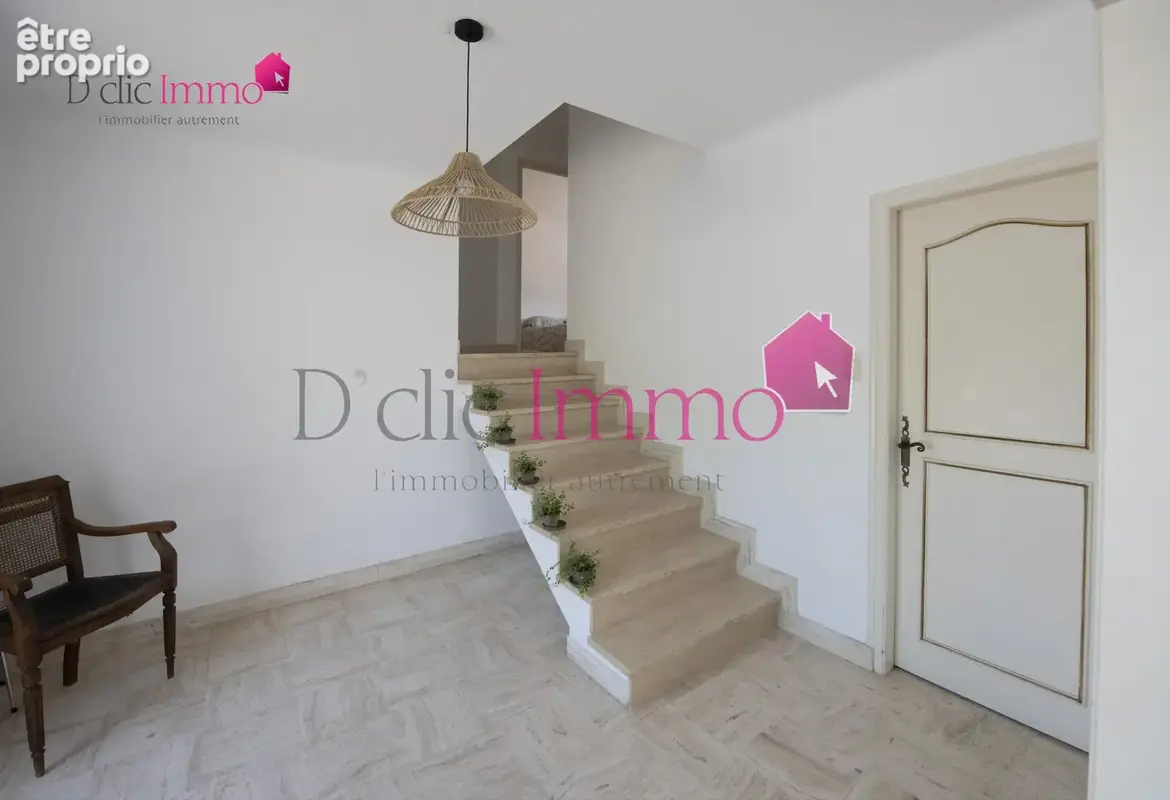 SOULLANS -Maison familiale - 6 chambres - terrain de 1584m2 - centre ville - photo 5