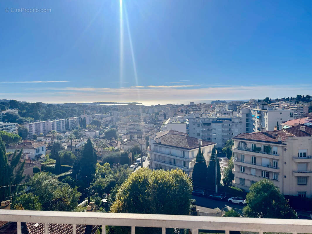 Appartement à LE CANNET