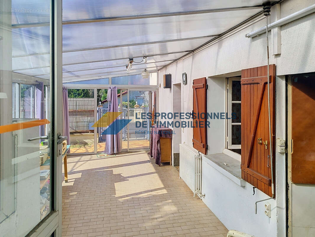 Maison de ville 141 m2 + dépendances / Amilly - photo 2
