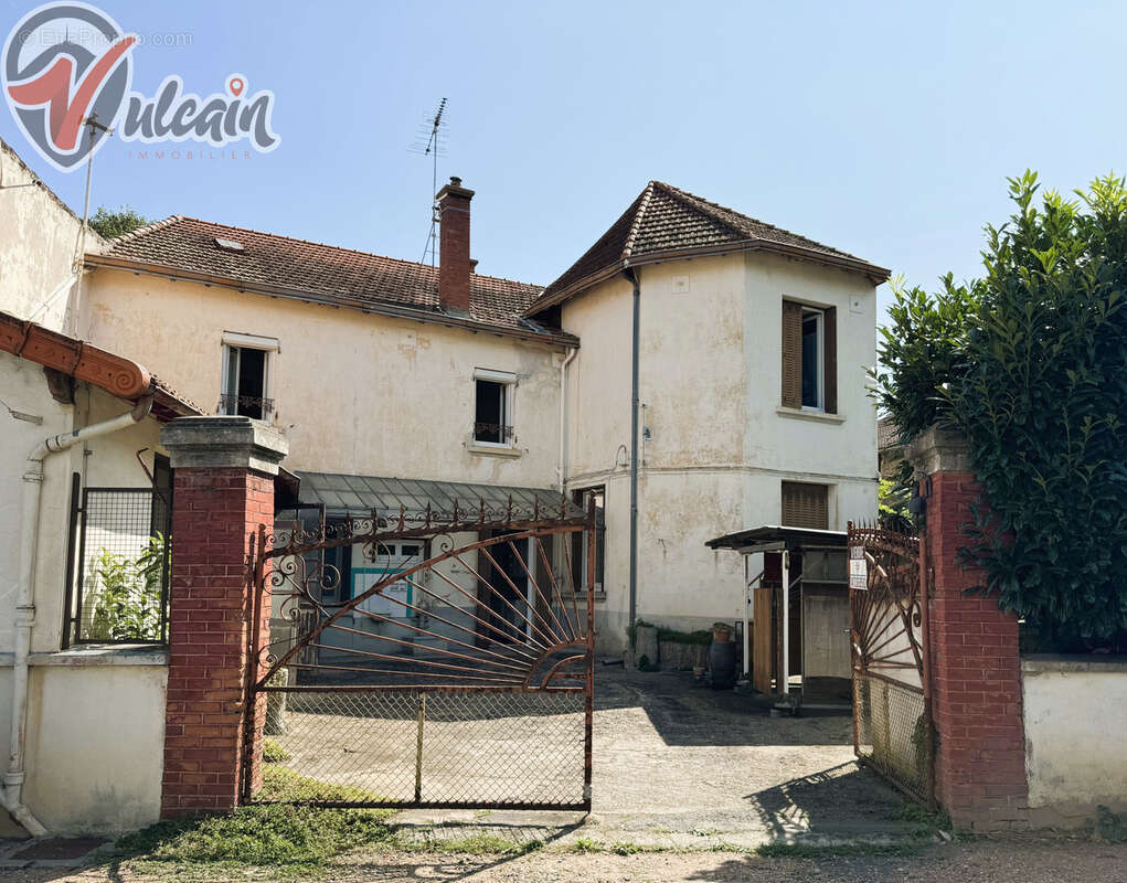Maison à PONT-DU-CHATEAU