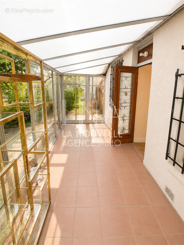 Appartement à LES LILAS
