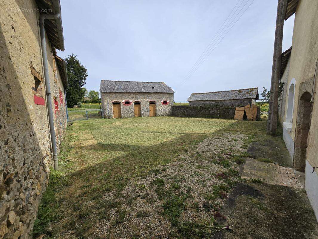Maison à AUVERS-LE-HAMON