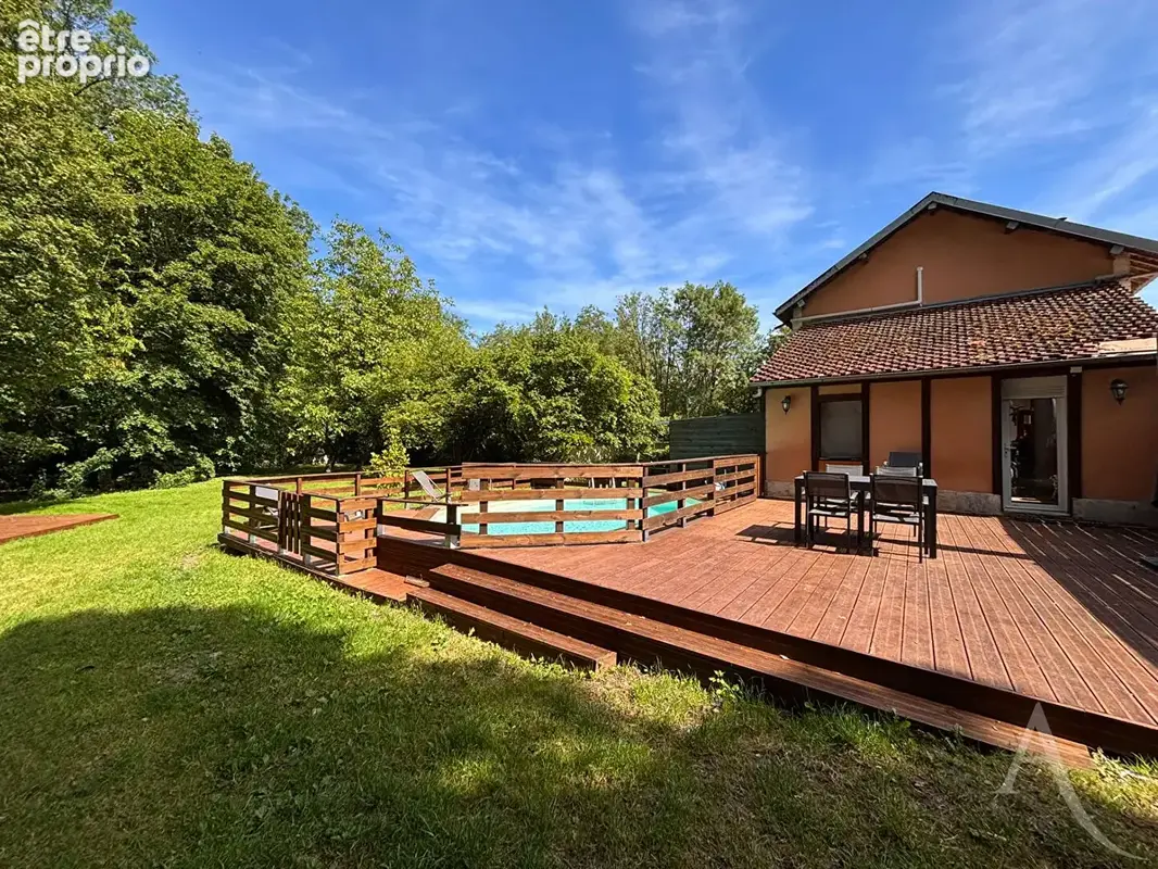 Maison 4 chambres terrain boisé et piscine ! - photo 15