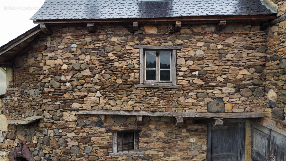 Nord Aveyron GRANGE à rénover - photo 4