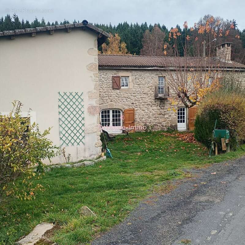 Maison à SAINT-CHRISTOPHE-D'ALLIER