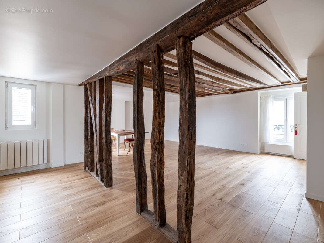 Appartement à PARIS-3E