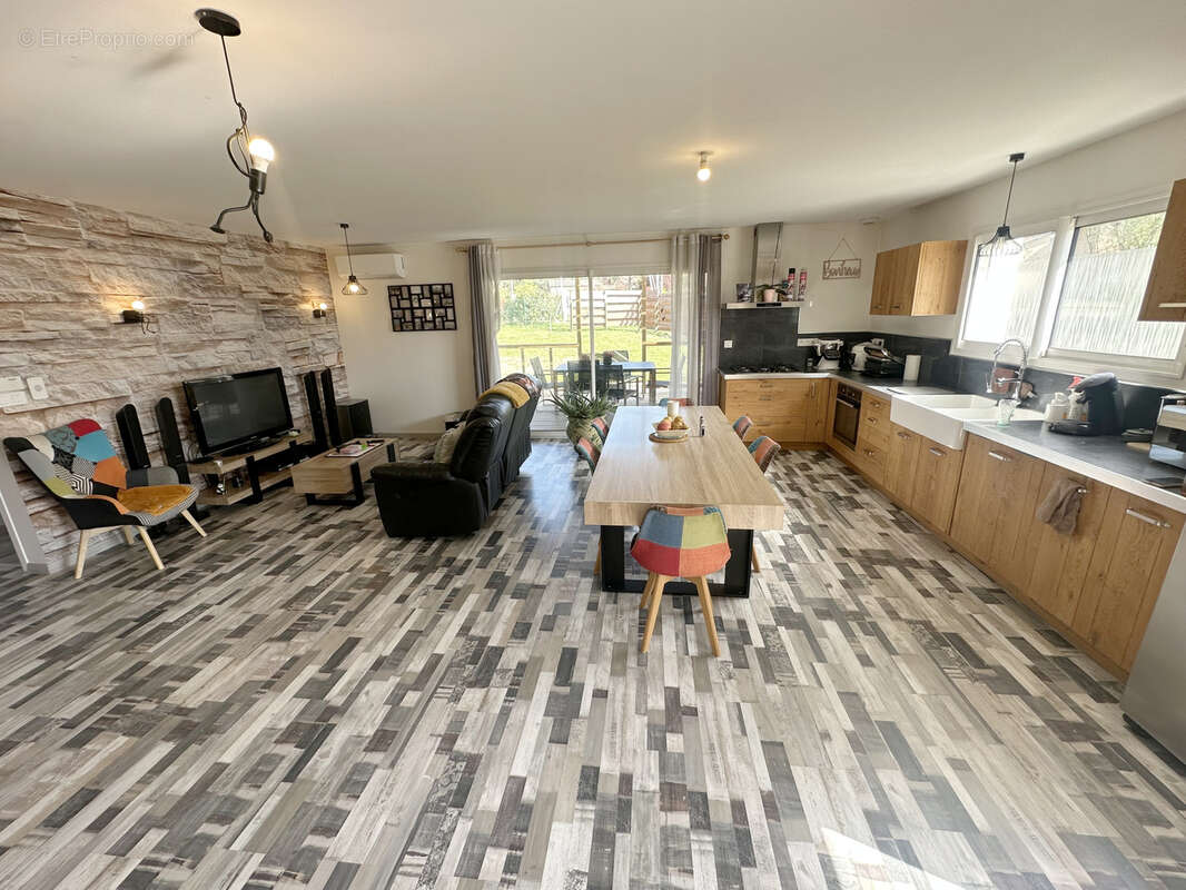 Maison à FOURQUES-SUR-GARONNE