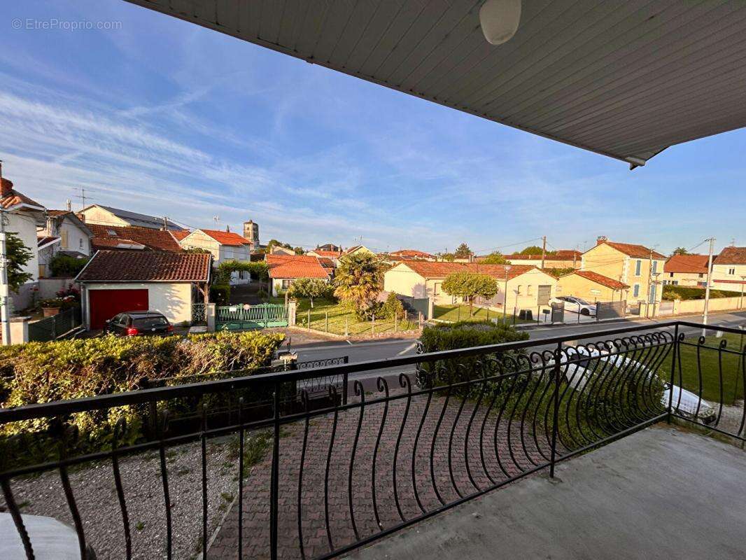 Maison à SAINT-ASTIER