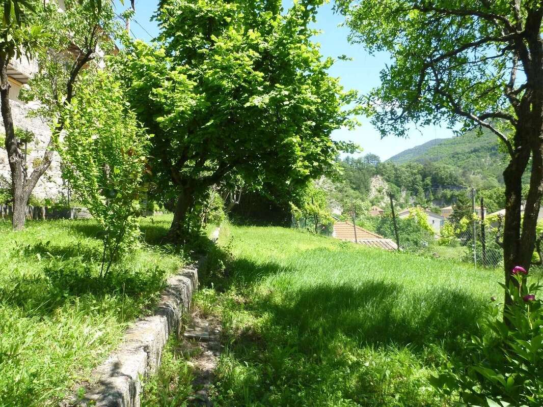 Maison à PUGET-THENIERS