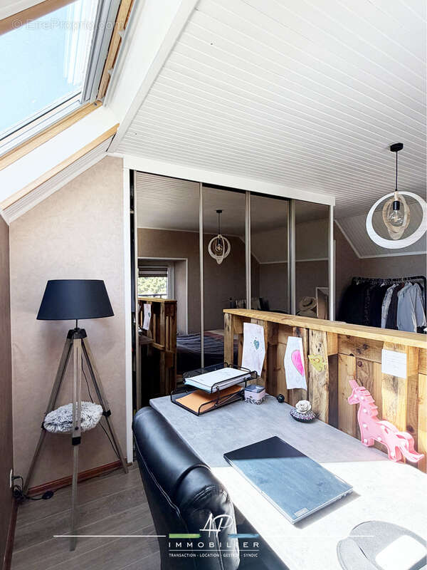 Maison ancienne rénovée avec soin - Charme et confort au rendez-vous - photo 9