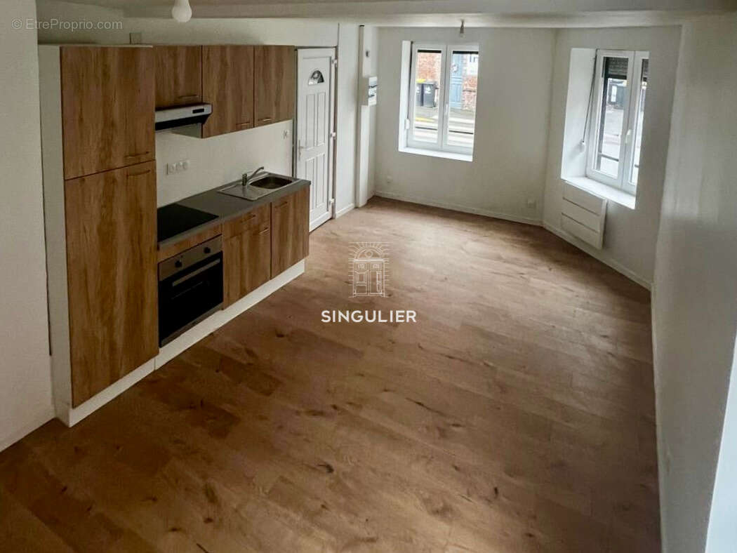 Appartement à COUTICHES