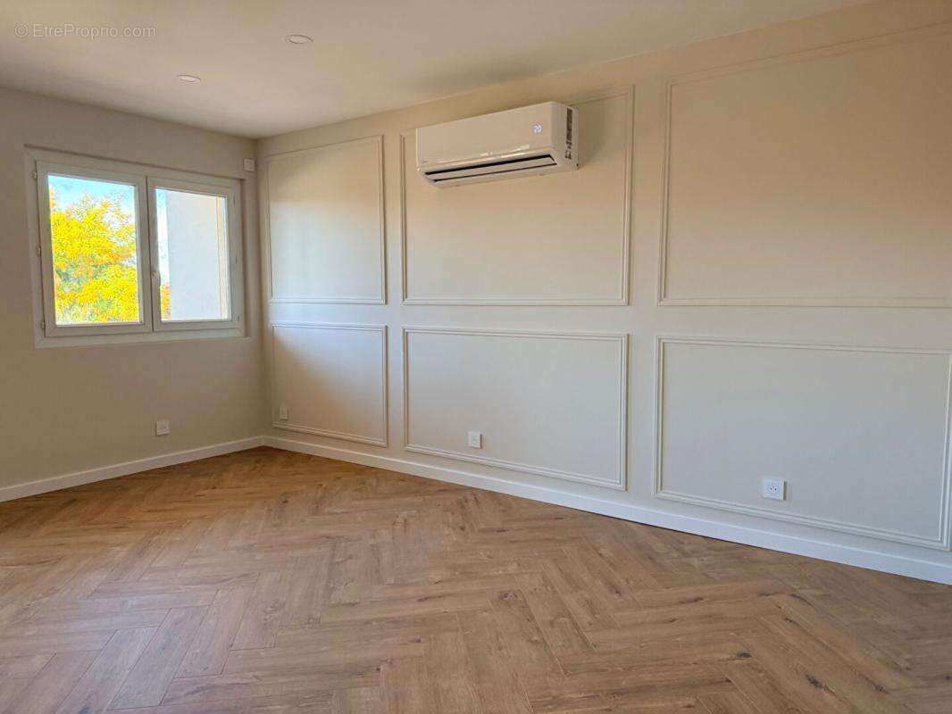 Appartement à SIX-FOURS-LES-PLAGES