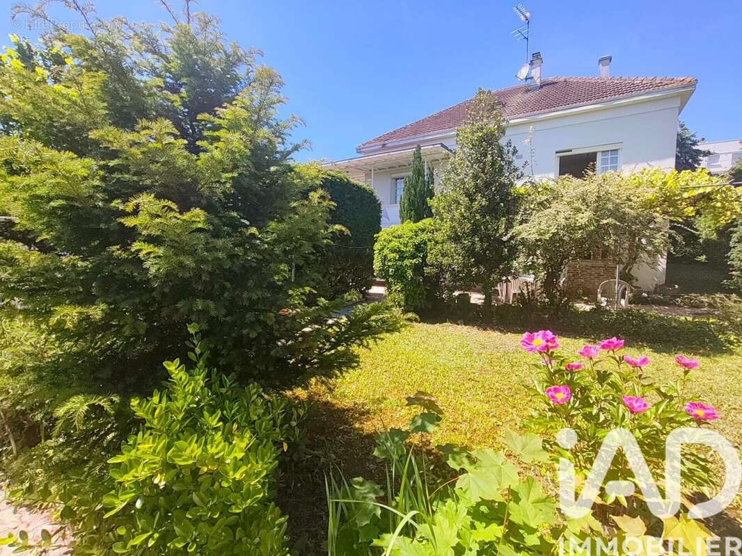 Photo 2 - Maison à PONT-SAINTE-MARIE
