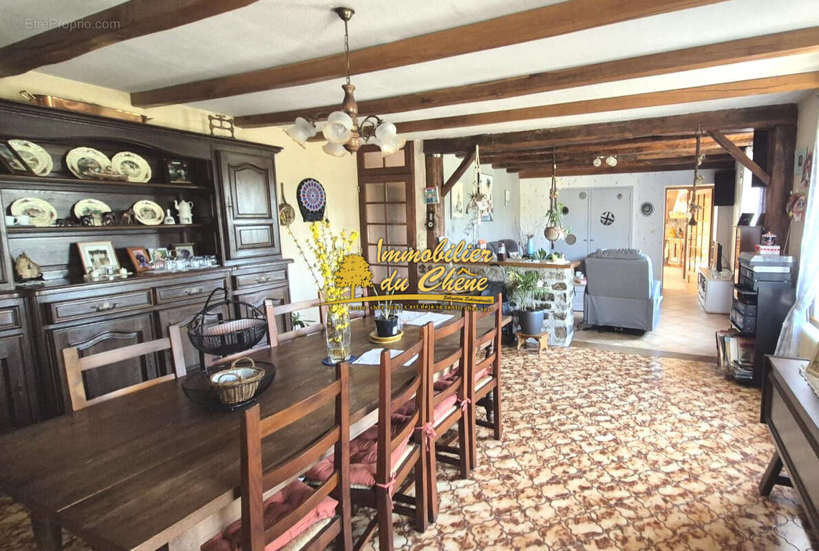 Maison à JASNEY