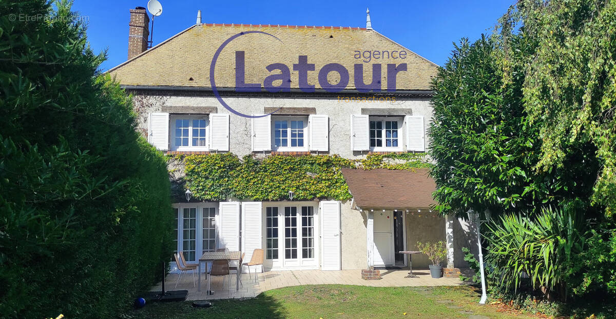 Maison à MEZIERES-EN-DROUAIS