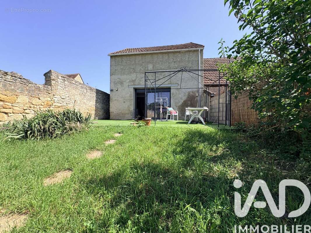 Photo 2 - Maison à SAINT-AMAND-MONTROND