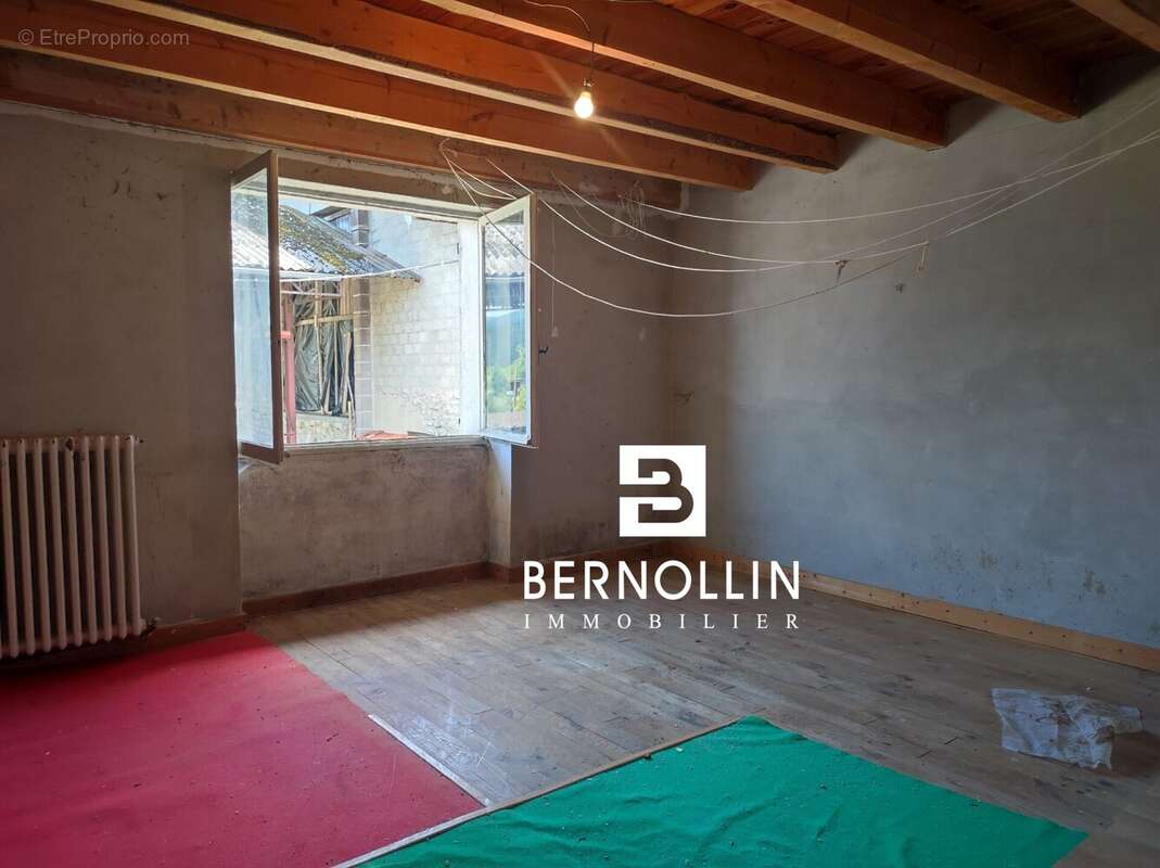 Maison à VILLEREVERSURE