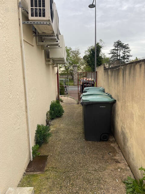 Commerce à CADAUJAC