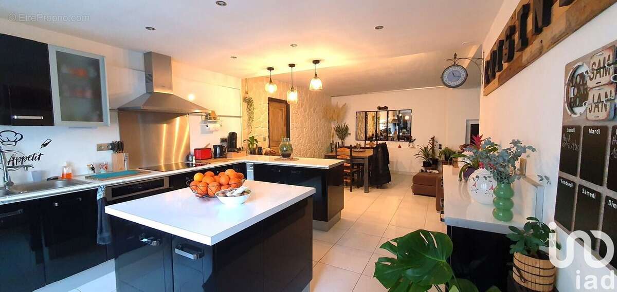 Maison 189 m² à Tournissan  - photo 2