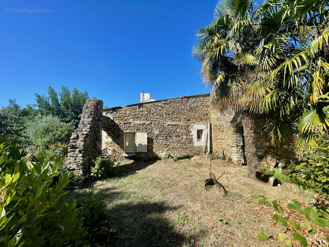 Charmante maison 4 chambres avec jardin et dépendances - photo 5