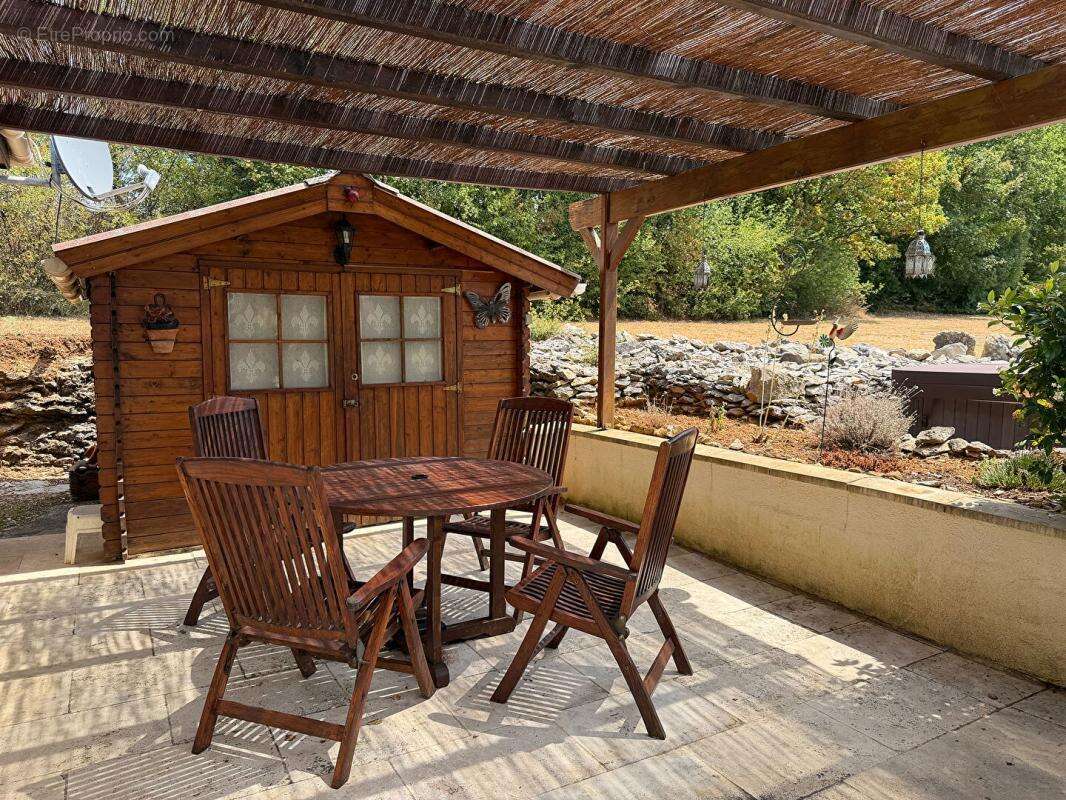 Maison parfaitement entretenue avec piscine et belle vue dégagée - photo 13