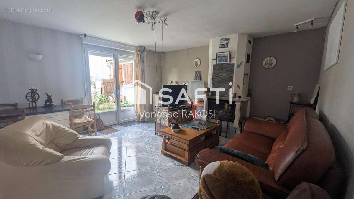 Photo 2 - Maison à FONTCOUVERTE