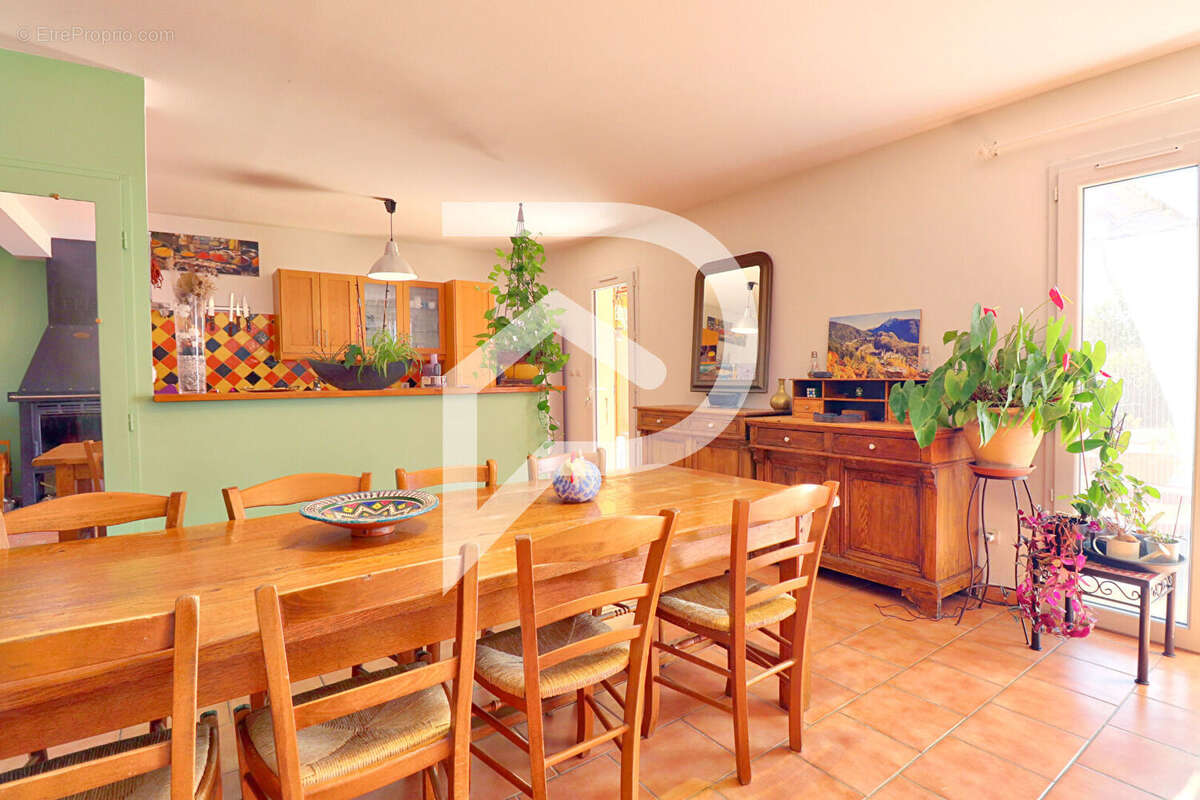 Maison à GREOUX-LES-BAINS